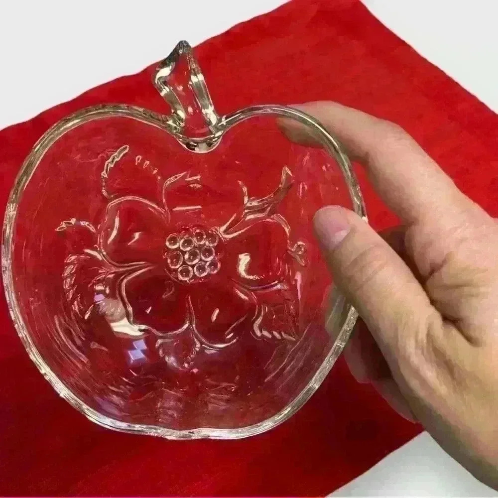 Set of 4 VTG Glass apple bowl trinket dish apple blossom bottom 🍎🍏